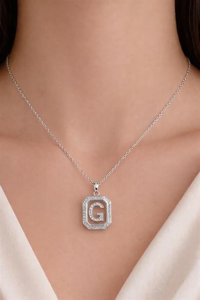 Gümüş Renk G Harf Taş Detaylı Çelik Kolye