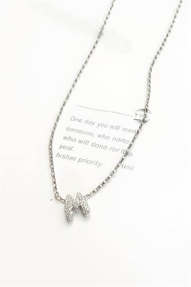 Gümüş Renk Taş Detaylı M Harfli Mini Çelik Kolye