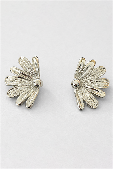 Gümüş Renk Çiçek Figürlü Küpe (Çift)