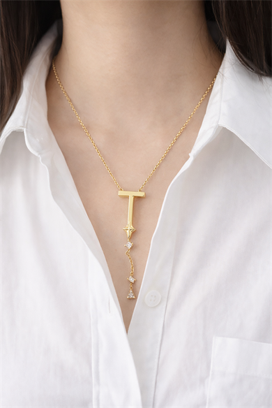 Altın Renk T Harfli Taş Detaylı Çelik Kolye