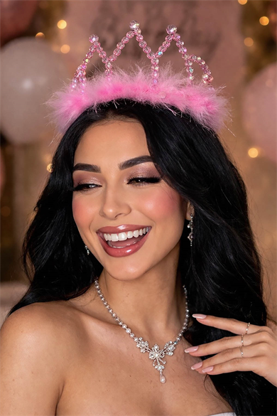 Pembe Renk Boncuk Detaylı Tüylü Taç