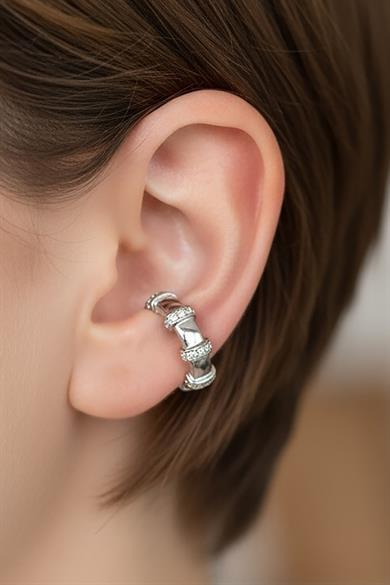 Gümüş Renk Taş Detaylı 14K Altın Kaplama TX Ear Cuff (Tek)