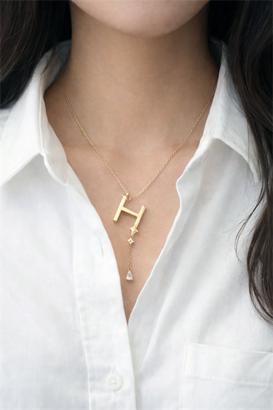 Altın Renk H Harfli Taş Detaylı Çelik Kolye