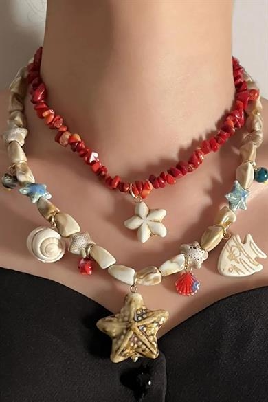 Karışık Renk Charmlı Tasarım Kolye