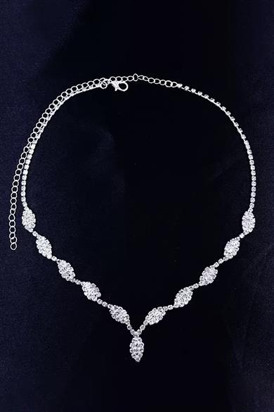 Gümüş Renk Taş Detaylı Tasarım Abiye Kolye