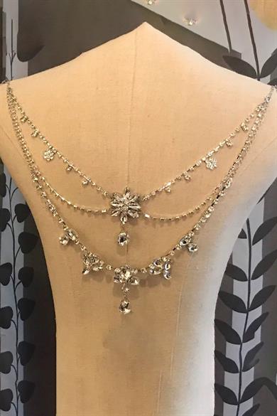 Gümüş Renk Taş Detaylı Tasarım Vücut Aksesuar