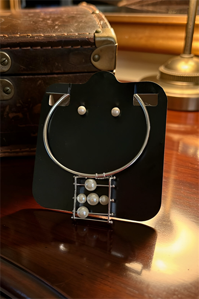 Gümüş Renk İnci Detaylı Tasarım Kolye