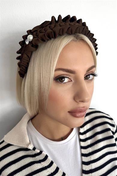 Kahverengi Taş Detaylı Büzgülü Taç