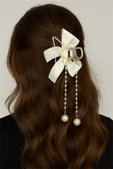 Gümüş Renk Kurdele Figürlü İnci Detaylı Metal Mandal Toka