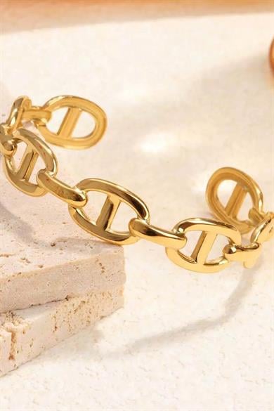 Altın Renk Zincir Detaylı Çelik Kelepçe Bileklik