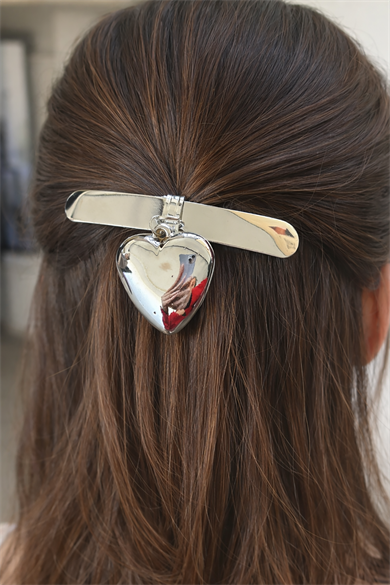 Gümüş Renk Metal Kalp Detaylı Otomat Toka