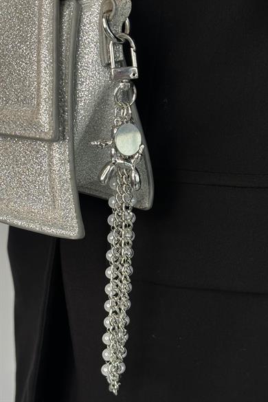 Gümüş Renk Köpek Figürlü İnci Detaylı Çanta Charm/ Anahtarlık