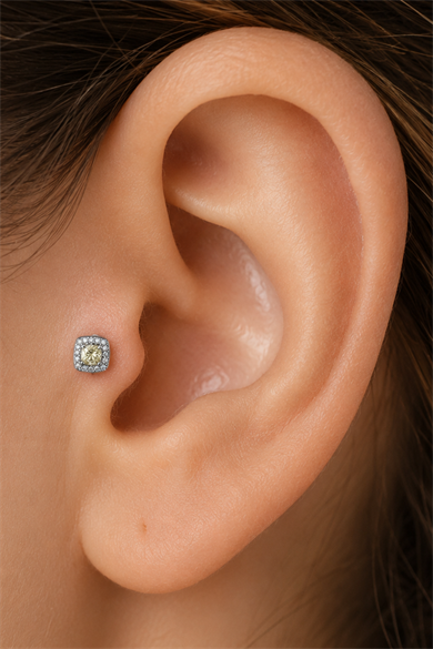 Gümüş  Renk  Taşlı Cerrahi Çelik Tragus/Kıkırdak Küpe/Piercing (Tek)