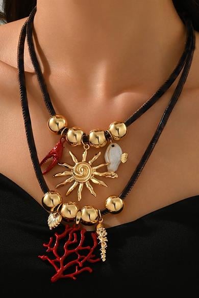 Karışık Renk Charmlı Tasarım Kolye