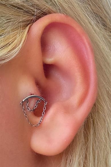 Gümüş Renk Zincir Detaylı Çelik Tragus/Kıkırdak Küpe/Piercing (Tek)