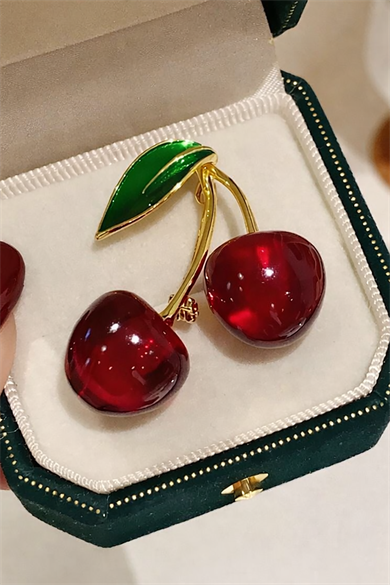 Altın Renk Kiraz Figürlü Broş