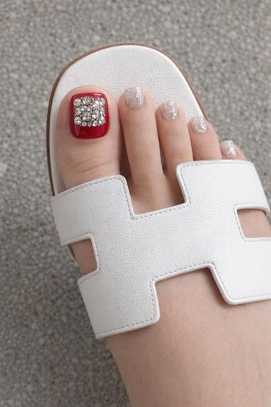 24 Adet Kırmızı Renk Taş Detaylı Ayak Takma Tırnak (Yapıştırıcılı)