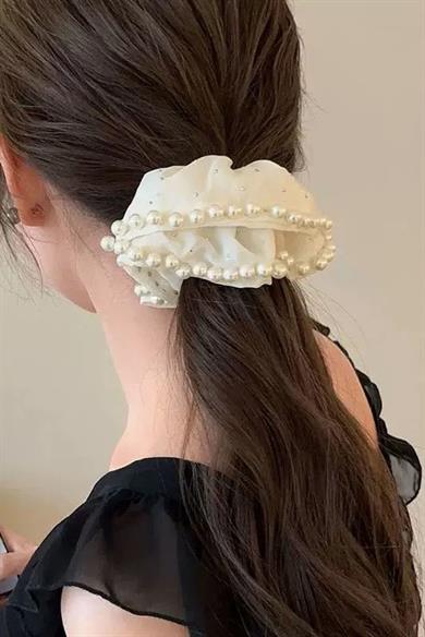 Beyaz Renk İnci Ve Taş Detaylı Simit Toka