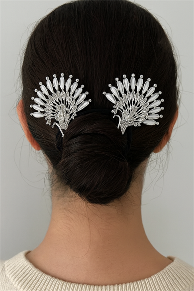 Gümüş Renk Tavus Kuşu Figürlü Taş Detaylı Topuz Tokası