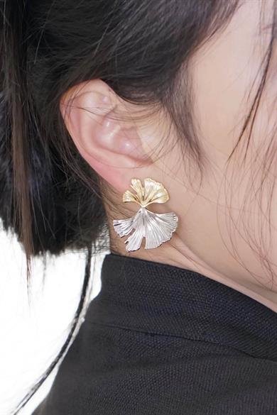 Altın Ve Gümüş Renk Yaprak Figürlü Küpe (Çift)