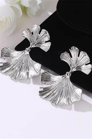 Gümüş Renk Yaprak Figürlü Küpe (Çift)