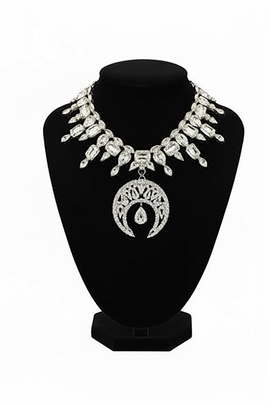 Gümüş Renk Taş Detaylı Tasarım Abiye Kolye