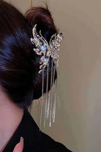 Gümüş Renk Kelebek Figürlü Taş Detaylı Sallantılı Metal Mandal Toka