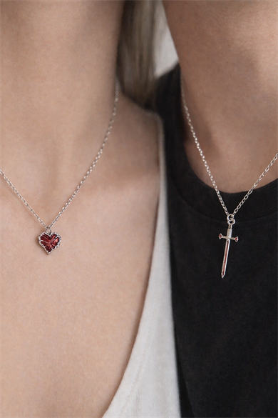 Gümüş Renk Kalp Ve Kılıç Figürlü Çelik Çift Kolyesi