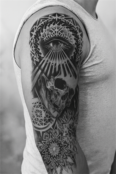 Göz Ve Kuru Kafa Figürlü 12 Saat Sonra Kararan Geçici Kol Dövme Tattoo