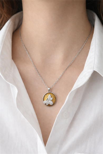 Gümüş Renk Arı Figürlü Çelik Kolye