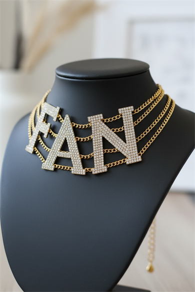 Altın Renk FAN Yazılı Taş Detaylı Choker Kolye