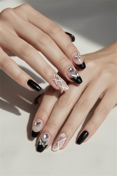 12li Siyah Ve Bej Renk Taş Detaylı Takma Tırnak Set (Yapıştırıcılı)