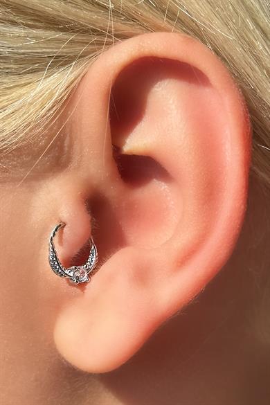Gümüş Renk Taş Detaylı Çelik Halka Tragus/Kıkırdak Küpe/Piercing (Tek)