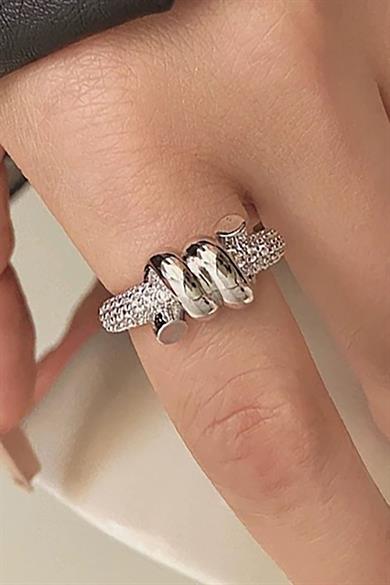 Gümüş Renk Taş Detaylı Ayarlanabilir Çelik Yüzük