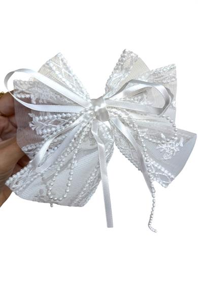 Beyaz Renk Kurdele Figürlü İnci Detaylı Otomat Toka