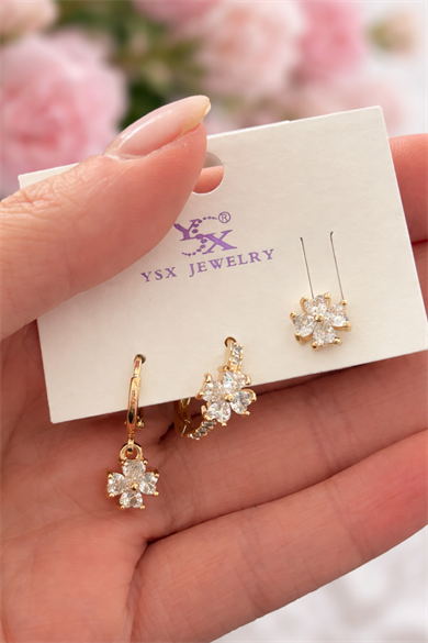 Altın Renk Çiçek Figürlü Taş Detaylı 3lü YSX Küpe