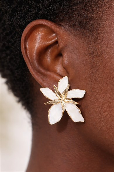 Altın Ve Beyaz Renk Çiçek Figürlü Küpe (Çift)