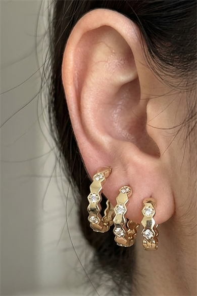 Altın Renk Taş Detaylı 3lü YSX Küpe Set