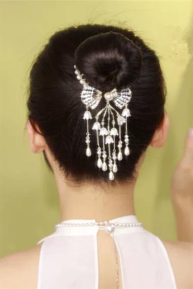 Altın Renk İnci Ve Taş Detaylı Sallantılı Topuz Tokası