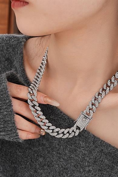 Gümüş Renk Taş Detaylı Unisex VİP Tasarım Kolye