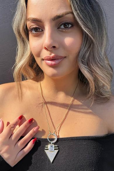 Altın Renk Taş Detaylı Altın Kaplama VİP Kolye