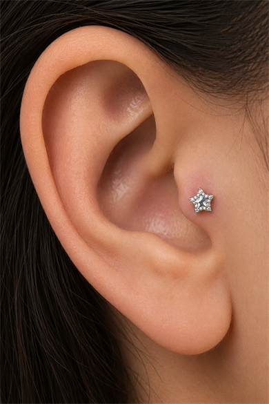 Gümüş  Renk Yıldız Figürlü   Taşlı Cerrahi Çelik Tragus/Kıkırdak Küpe/Piercing (Tek)