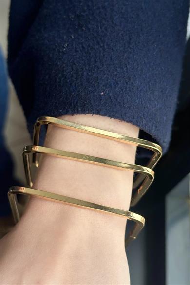 Altın Renk Kare Detaylı Kelepçe Bileklik