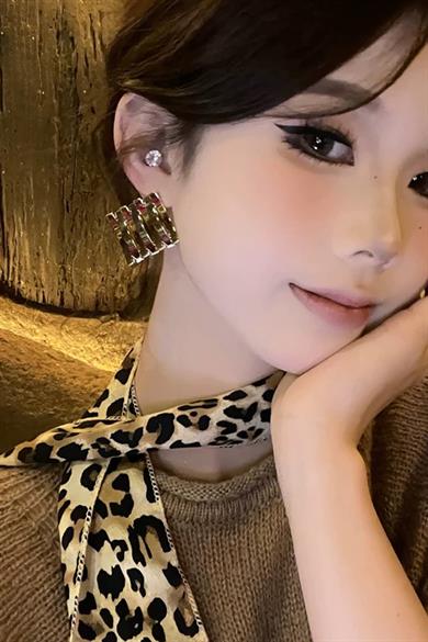 Altın Renk Metal Küpe (Çift)