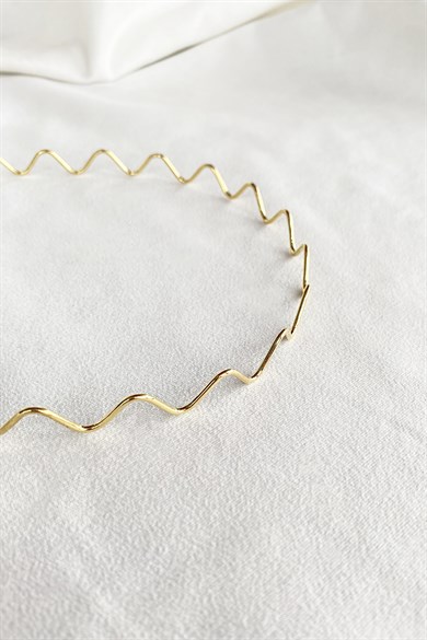 Gold color metal crown