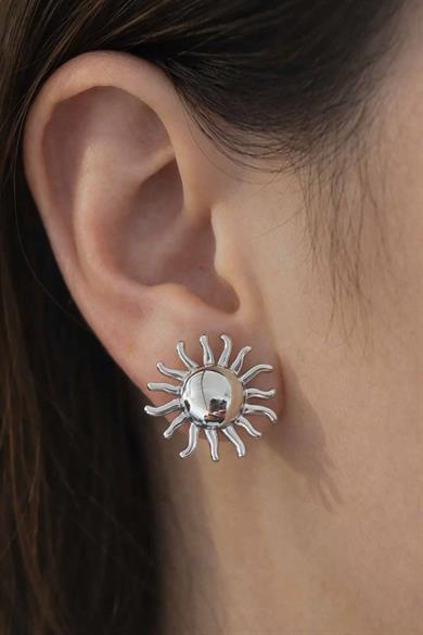 Gümüş Renk Güneş Figürlü Küpe (Çift)