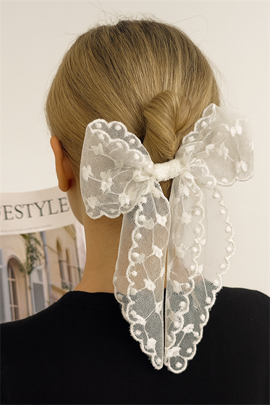 Krem Renk Kurdele Figürlü Otomat Toka