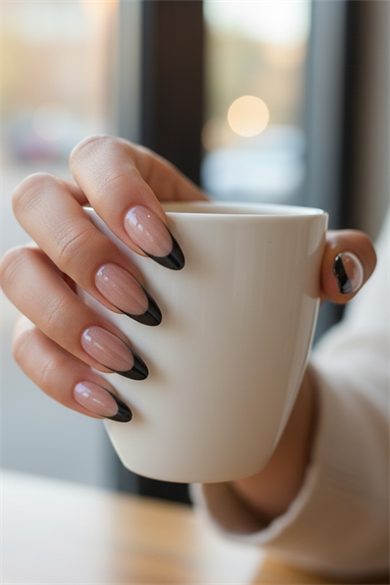 12li Krem Ve Siyah Renk Simli Jel Görünümlü Takma Tırnak (Yapıştırıcılı)