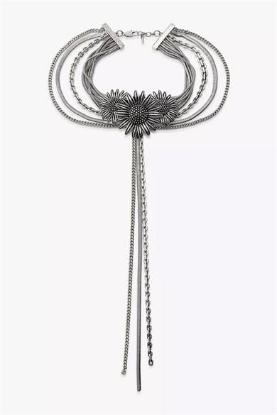 Gümüş Renk Çiçek Figürlü Tasarım Kolye