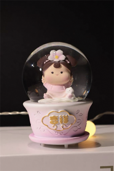 Pembe Renk Kız Figürlü Işıklı Mini Küre